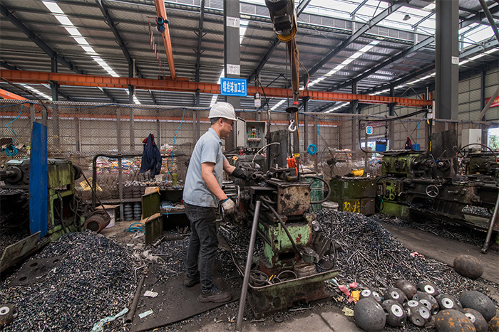 崇文网架配件-螺栓球加工车间